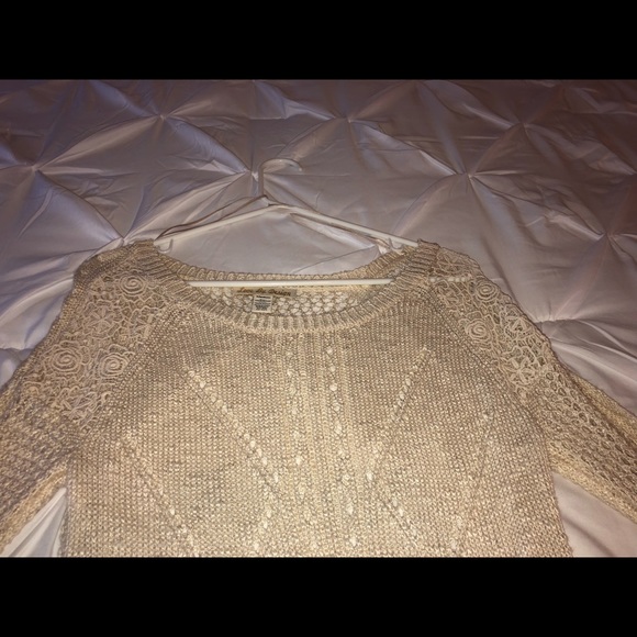 Sweater - Picture 4 of 4